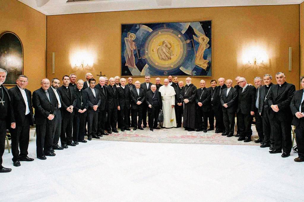 Papa aceita a renúncia de 3 bispos chilenos por acobertarem abuso sexual