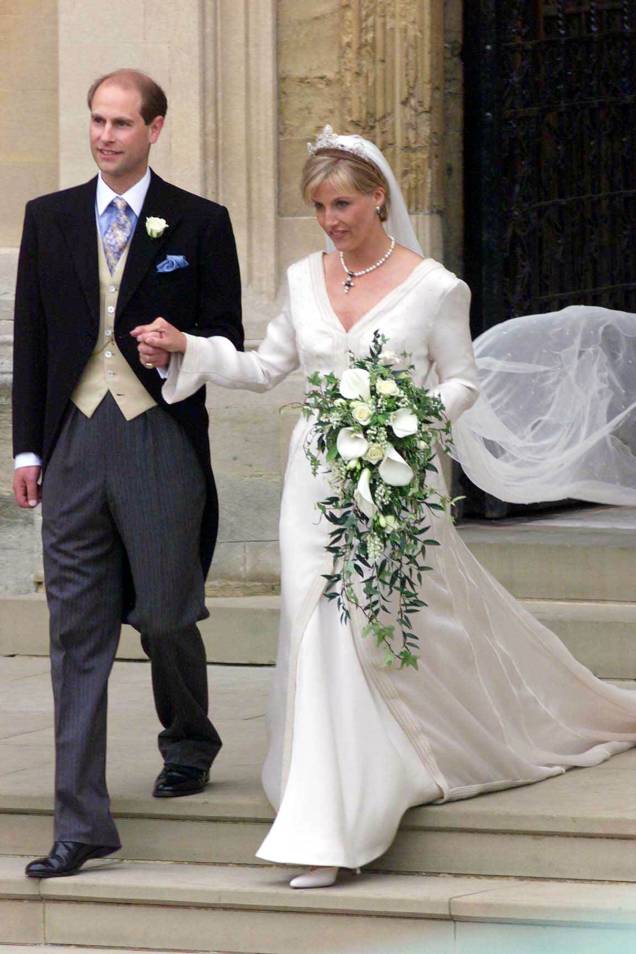 Vestido de casamento de Sophie Rhys-Jones com o príncipe Edward, conde de Wessex Vestido de casamento de Sophie Rhys-Jones com o príncipe Edward, conde de Wessex