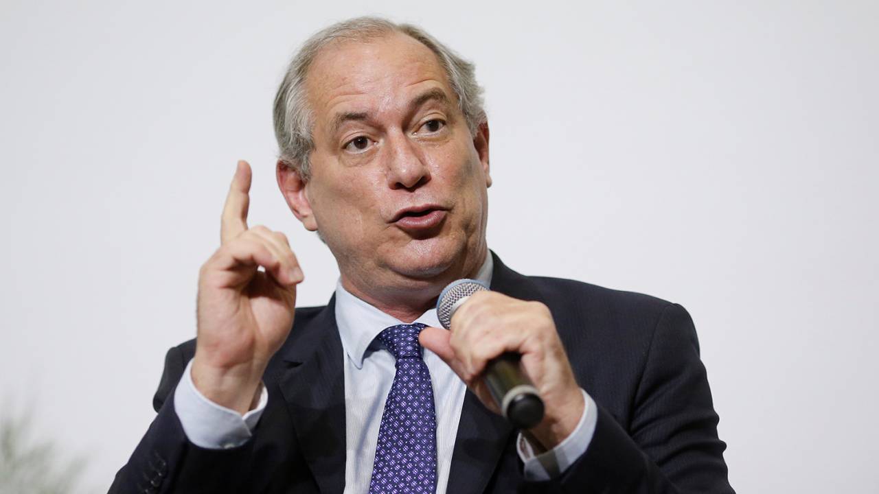 O pré-candidato à Presidência da República, Ciro Gomes (PDT), participa de debate em Brasília (DF) - 06/06/2018