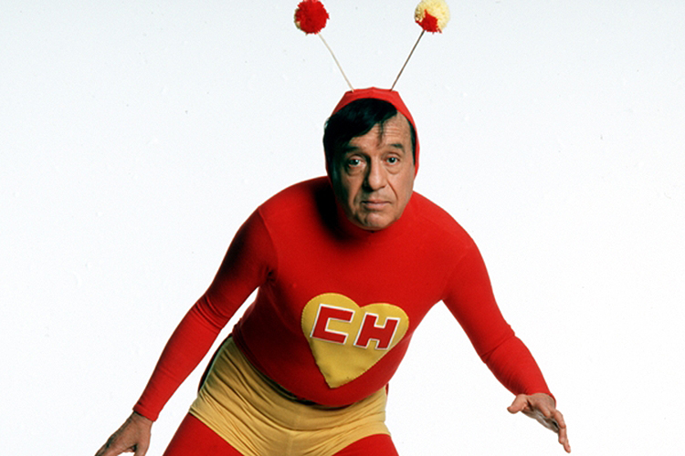 Roberto Gómez Bolaños interpreta o herói Chapolin Colorado