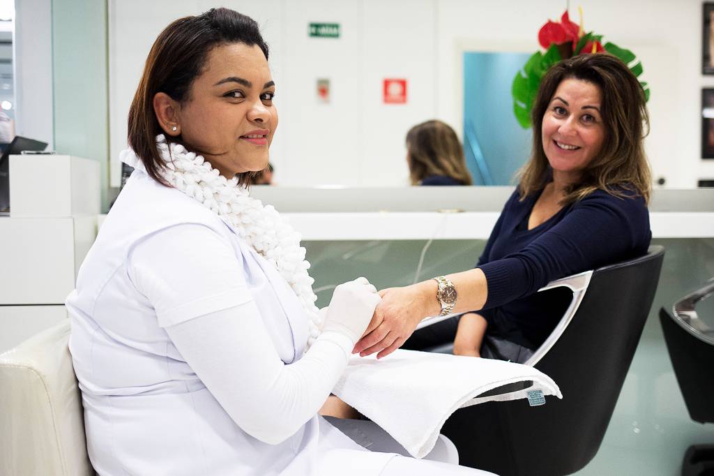 Os Eleitores – Salão de beleza A manicure Maria Gonçalves e a e representante comercial, Vanilda Varella - 05/06/2018