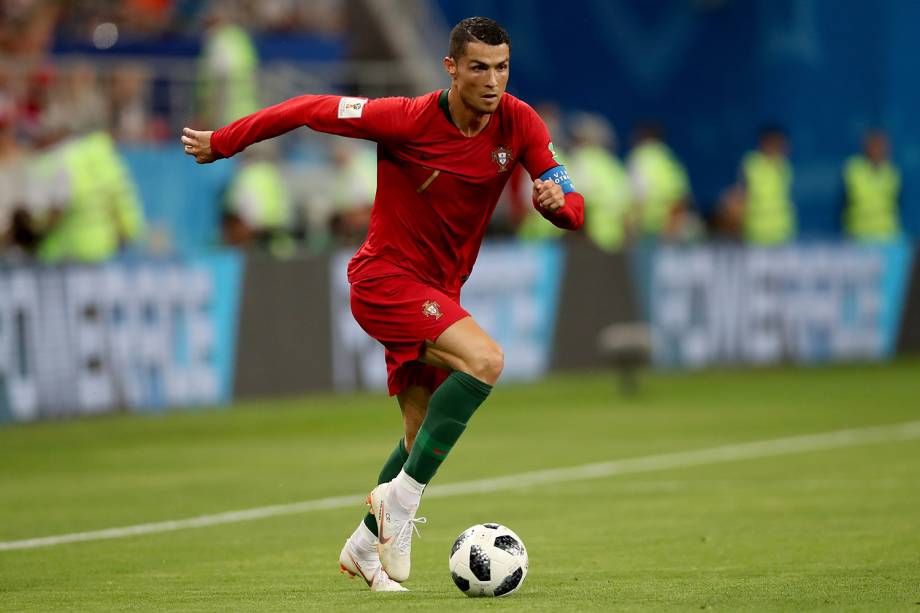 10 . O jogador português Cristiano Ronaldo - <span style="color:#3c3c3c;font-family:times new roman, serif;font-size:large;">US$ 108 milhões</span><span style="color:#3c3c3c;font-family:Georgia, Times New Roman, serif;font-size:large;"> </span>