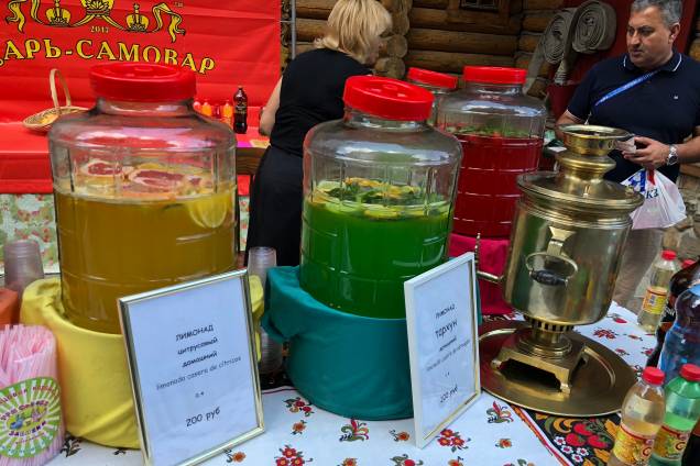 Kremlim de Izmailovo, em Moscou: feirinha e comidas Kremlim de Izmailovo, em Moscou: feirinha e comidas