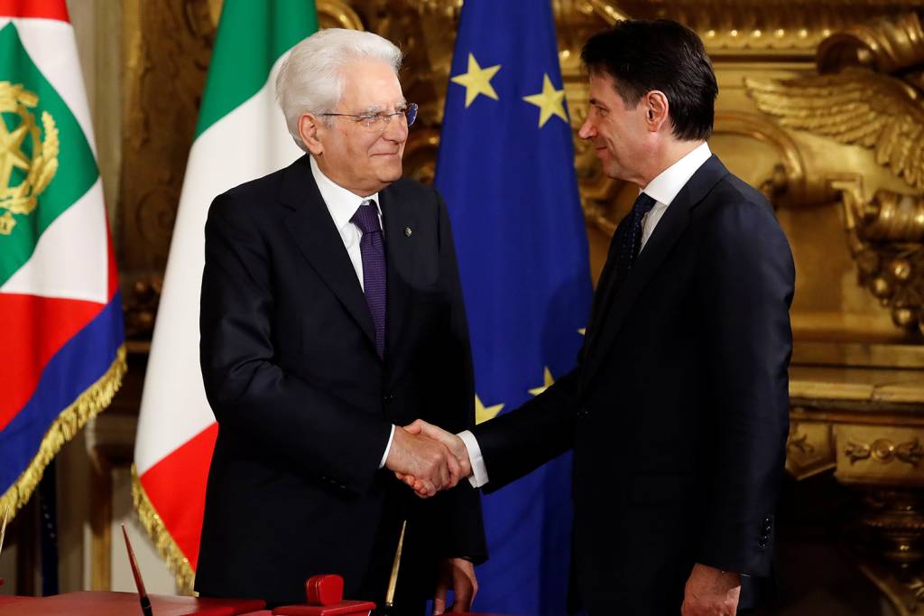 Novo governo toma posse na Itália, com Giuseppe Conte como premiê