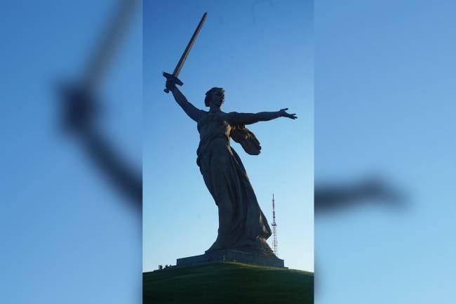 Monumento em homenagem à Pátria-Mãe, no coração de Stalingrado, Volgogrado