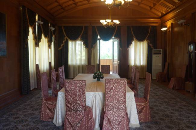 2. Sala de jantar-reuniões para a gerontocracia soviética 2. Sala de jantar-reuniões para a gerontocracia soviética