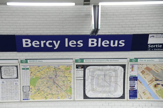 Estação de metrô Bercy, rebatizada para "Bercy les Bleus" em homenagem ao time de futebol francês que venceu a Copa do Mundo pela segunda vez - 16/07/2018 Estação de metrô Bercy, rebatizada para "Bercy les Bleus" em homenagem ao time de futebol francês que venceu a Copa do Mundo pela segunda vez - 16/07/2018
