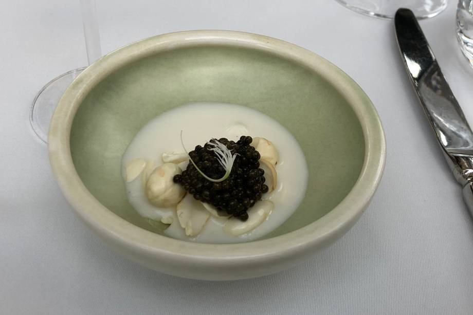 <span>White Rabbit, restaurante do chef russo Vladimir Mukhin</span> <span>White Rabbit, restaurante do chef russo Vladimir Mukhin</span>