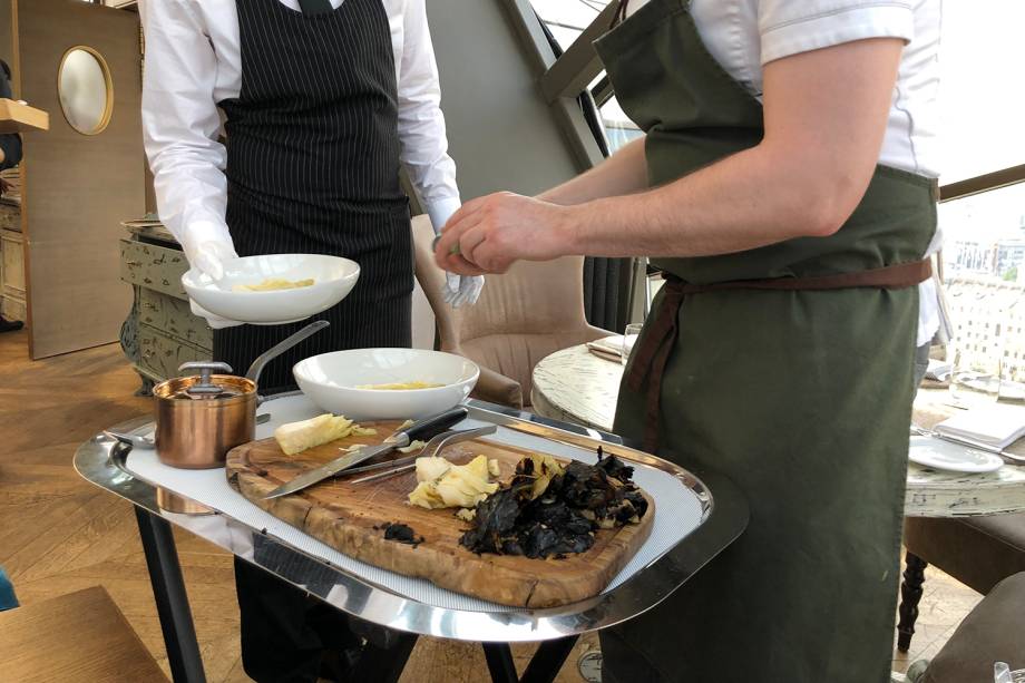 <span>White Rabbit, restaurante do chef russo Vladimir Mukhin</span> <span>White Rabbit, restaurante do chef russo Vladimir Mukhin</span>