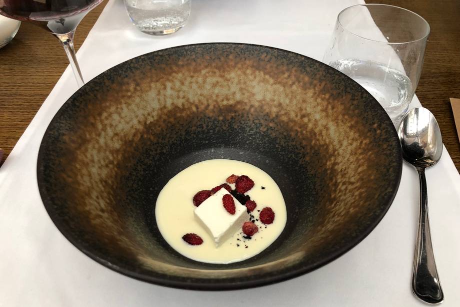 <span>White Rabbit, restaurante do chef russo Vladimir Mukhin</span> <span>White Rabbit, restaurante do chef russo Vladimir Mukhin</span>
