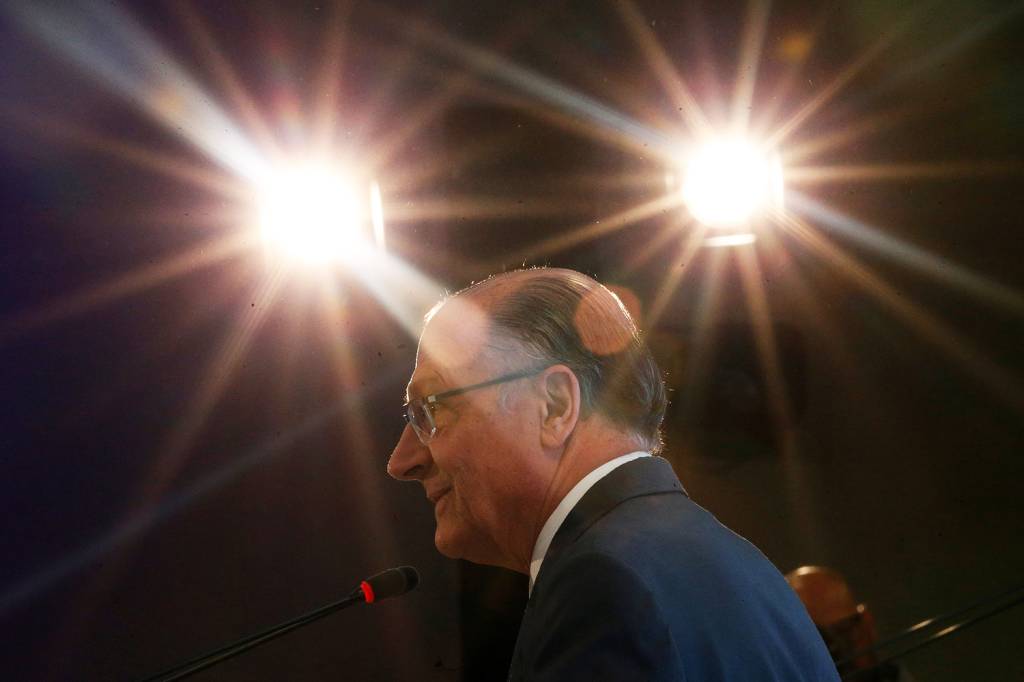 “No meio do caminho, a pedra” e outras notas