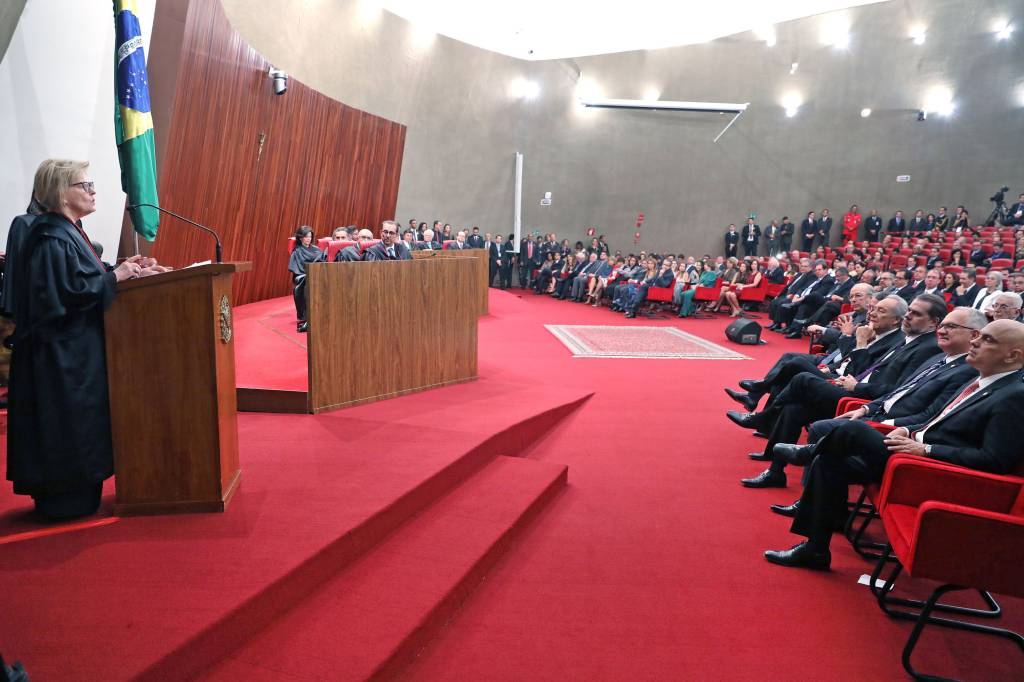 Coronavírus transforma solenidades de posse em tribunais