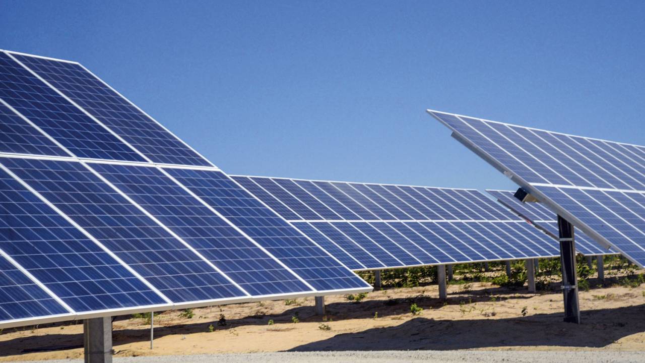 SOL A PINO - Entre as opções de produção de energia limpa está a solar: de 2009 a 2017, o preço dos painéis caiu 75%
