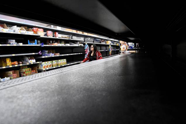 Prateleiras de supermercados são vistas vazias, antes da passagem do furacão Lane, no Havaí - 23/08/2018 Prateleiras de supermercados são vistas vazias, antes da passagem do furacão Lane, no Havaí - 23/08/2018