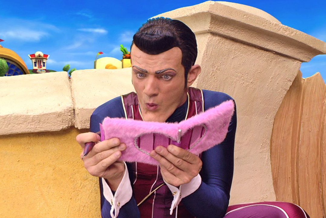 O ator islandês Stefan Karl Stefansson como o vilão Robbie Rotten na série de TV infantil 'LazyTown'