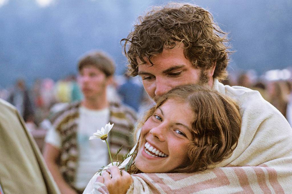 #34 A FELICIDADE: A obrigação de sorrir