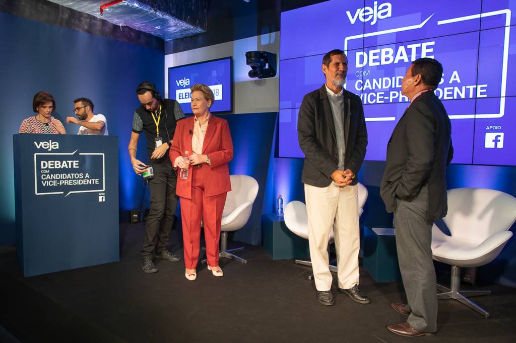 FOTOS: O que você não viu no debate entre candidatos a vice-presidente