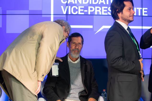Eduardo Jorge (PV), recebe orientação de assessores durante debate promovido por VEJA entre candidatos a vice-presidente, realizado na sede do Facebook, em São Paulo (SP) - 04/09/2018 Eduardo Jorge (PV), recebe orientação de assessores durante debate promovido por VEJA entre candidatos a vice-presidente, realizado na sede do Facebook, em São Paulo (SP) - 04/09/2018