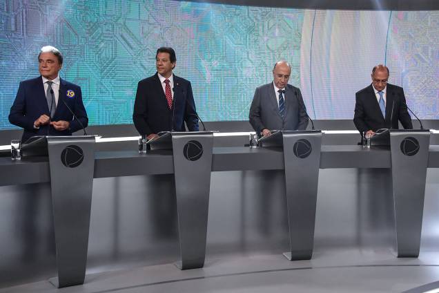Alvaro Dias (Podemos), Fernando Haddad (PT), Henrique Meirelles (MDB) e Geraldo Alckmin (PSDB), participam de debate presidencial na TV Record, em São Paulo (SP) - 30/09/2018 Alvaro Dias (Podemos), Fernando Haddad (PT), Henrique Meirelles (MDB) e Geraldo Alckmin (PSDB), participam de debate presidencial na TV Record, em São Paulo (SP) - 30/09/2018