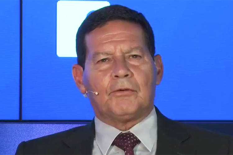 Hamilton Mourão (PRTB), durante debate entre candidatos a vice-presidente, realizado por VEJA - 04/09/2018