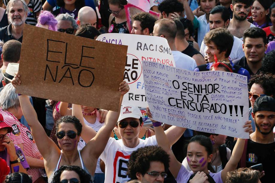 Protesto contra o presidenciável Jair Bolsonaro (PSL) no largo da Batata, em São Paulo - 29/09/2018