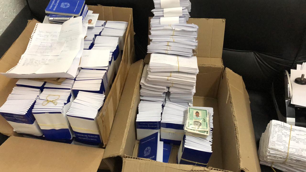 PF apreende documentos falsos em SP