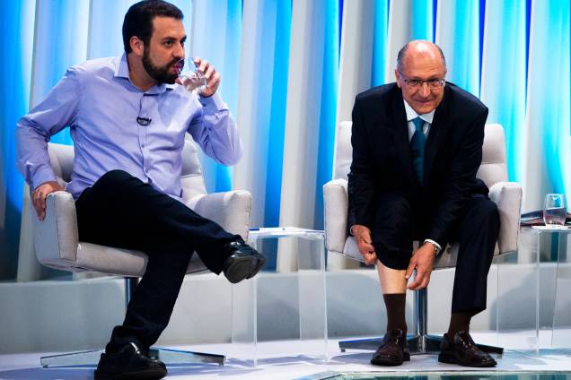 Guilherme Boulos (PSOL) e Geraldo Alckmin (PSDB), candidatos à Presidência da República, durante debate realizado pela TV Globo - 04/10/2018 Guilherme Boulos (PSOL) e Geraldo Alckmin (PSDB), candidatos à Presidência da República, durante debate realizado pela TV Globo - 04/10/2018