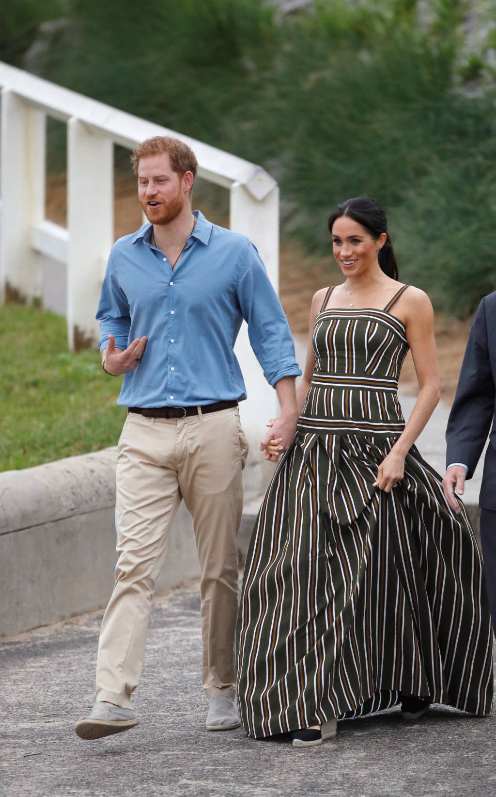 Roupas usadas por Meghan nas viagens pela Australia e Nova Zelândia Roupas usadas por Meghan nas viagens pela Australia e Nova Zelândia