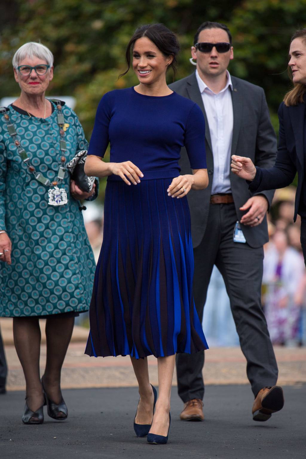 Roupas usadas por Meghan nas viagens pela Australia e Nova Zelândia Roupas usadas por Meghan nas viagens pela Australia e Nova Zelândia