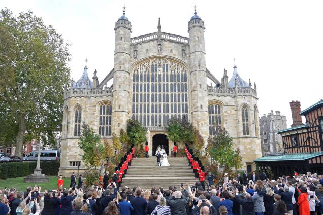 A Princesa Eugenie e Jack Brooksbank deixam a Capela de São Jorge depois do casamento no Castelo de Windsor - 12/10/2018 A Princesa Eugenie e Jack Brooksbank deixam a Capela de São Jorge depois do casamento no Castelo de Windsor - 12/10/2018