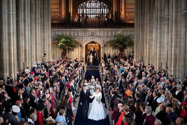 Princesa Eugenie e Jack Brooksbank deixam a Capela de São Jorge no Castelo de Windsor após o casamento -12/10/2018 Princesa Eugenie e Jack Brooksbank deixam a Capela de São Jorge no Castelo de Windsor após o casamento -12/10/2018