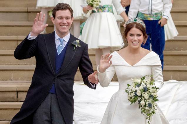 Princesa Eugenie e Jack Brooksbank deixam a Capela de São Jorge no Castelo de Windsor após o casamento -12/10/2018 Princesa Eugenie e Jack Brooksbank deixam a Capela de São Jorge no Castelo de Windsor após o casamento -12/10/2018