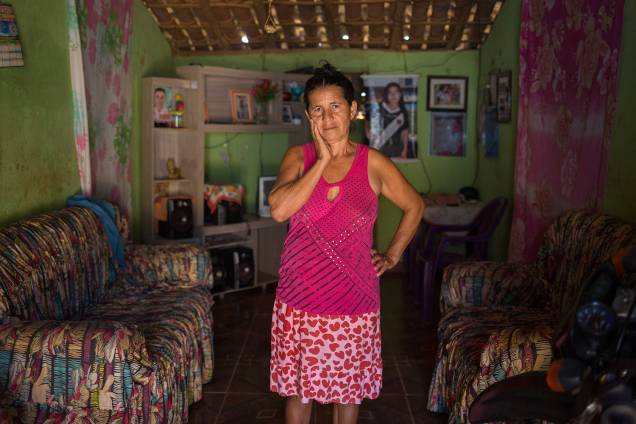 A agricultora Adelita Pereira Morais: "Se eu pudesse, queria ir a Curitiba tirar Lula da cadeira" A agricultora Adelita Pereira Morais: "Se eu pudesse, queria ir a Curitiba tirar Lula da cadeira"