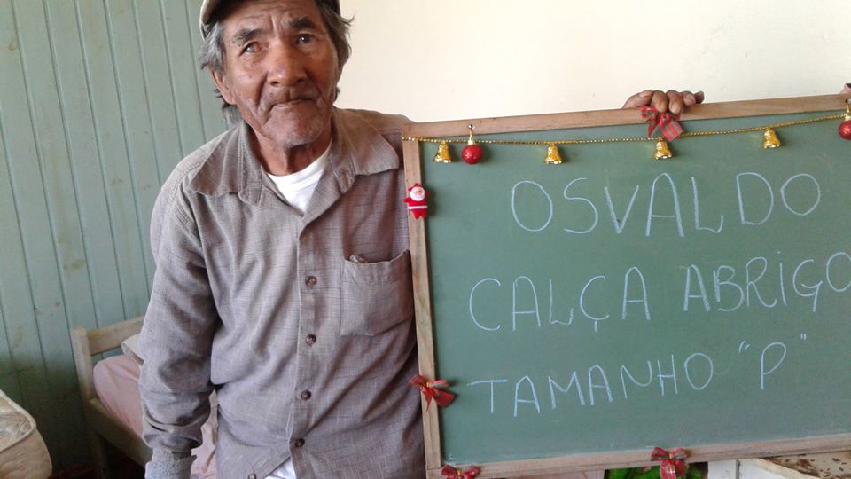 Idosos de asilo pedem presentes de Natal em campanha de voluntária