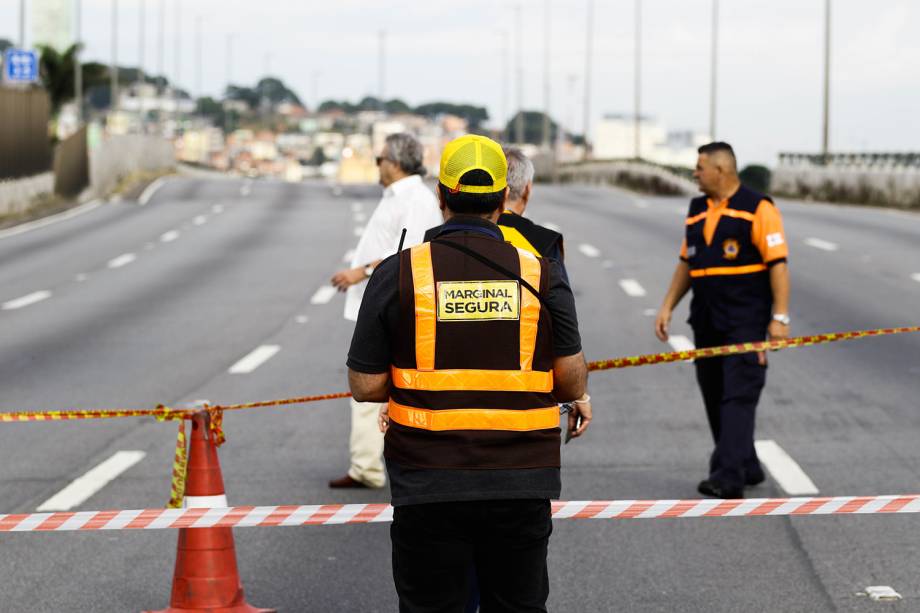 Viaduto cede na Marginal Pinheiros, altura do Parque Villa Lobos