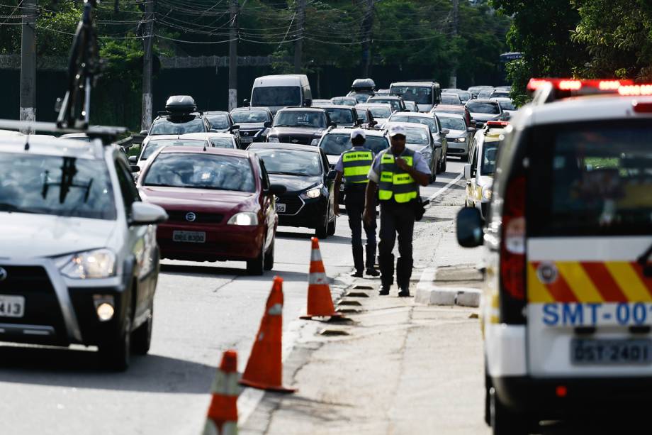 Viaduto cede na Marginal Pinheiros, altura do Parque Villa Lobos