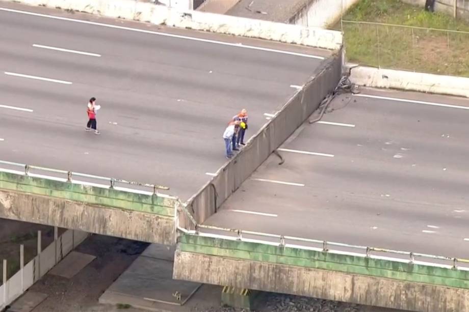 Viaduto cede na Marginal Pinheiros, altura do Parque Villa Lobos