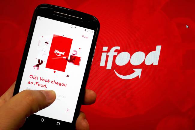Aplicativo do iFood em smartphone iFood