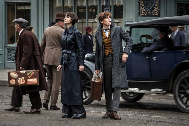 Eddie Redmayne e Katherine Waterston em Animais Fantásticos: Os Crimes de Grindelwald Eddie Redmayne e Katherine Waterston em Animais Fantásticos: Os Crimes de Grindelwald
