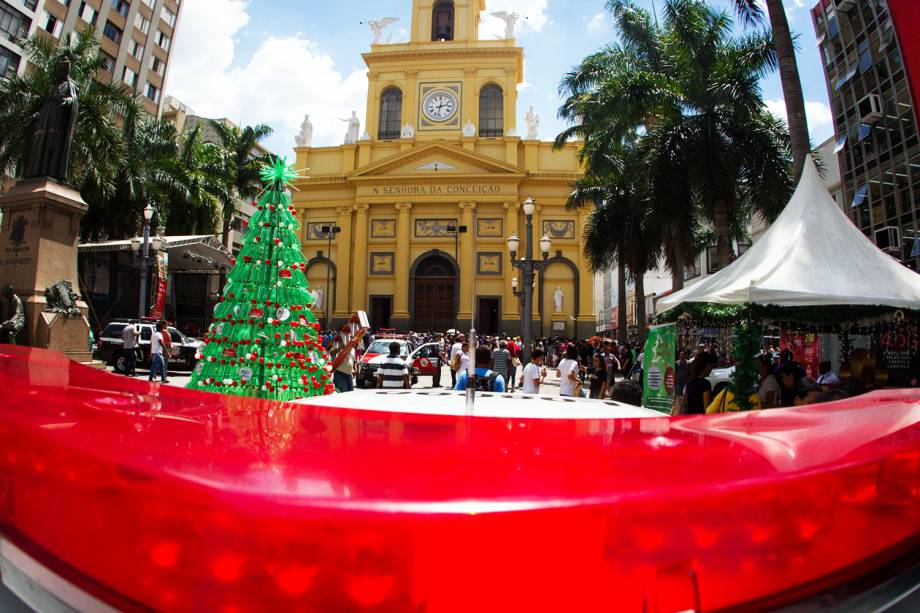 Vista geral da Catedral Metropolitana de Campinas (SP), momentos após atirador abrir fogo contra fieis e matar cinco pessoas - 11/12/2018