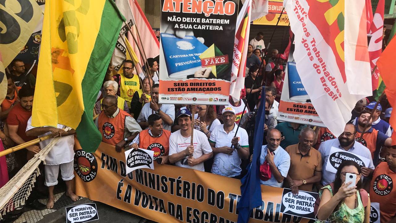 Ato das centrais sindicais contra o fechamento do Ministério do Trabalho