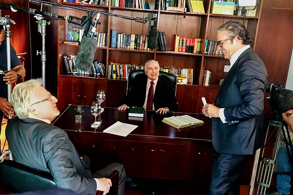 Intrigas, acusações e mágoas Intrigas, acusações e mágoas