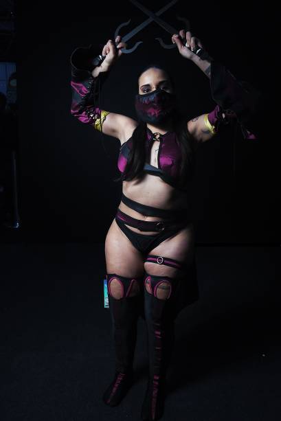 Cosplay da personagem "Mileena", da série de jogos 'Mortal Kombat", durante o segundo dia da Comic Con Experience 2018, realizada na São Paulo Expo - 07/12/2018