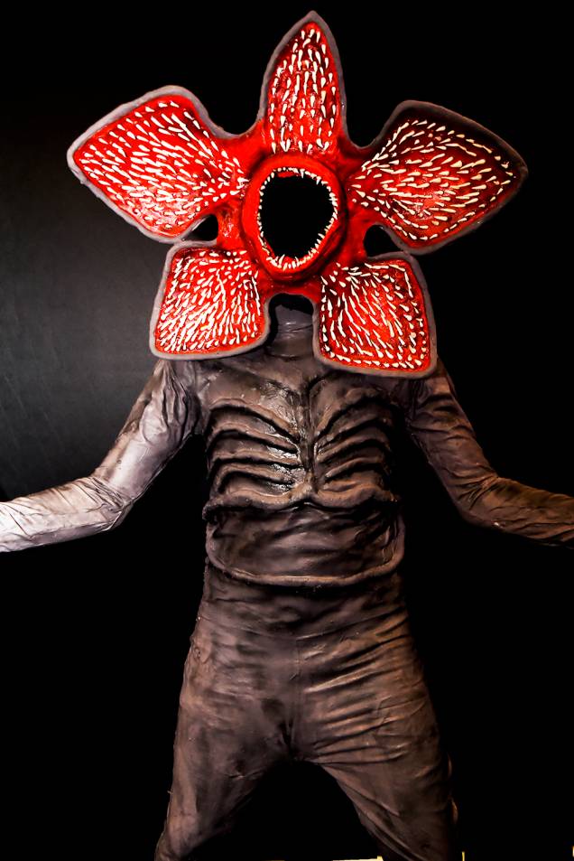 Cosplay do personagem "Demogorgon", da série "Stranger Things", durante o terceiro dia da Comic Con Experience 2018, realizada na São Paulo Expo - 08/12/2018 Cosplay do personagem "Demogorgon", da série "Stranger Things", durante o terceiro dia da Comic Con Experience 2018, realizada na São Paulo Expo - 08/12/2018