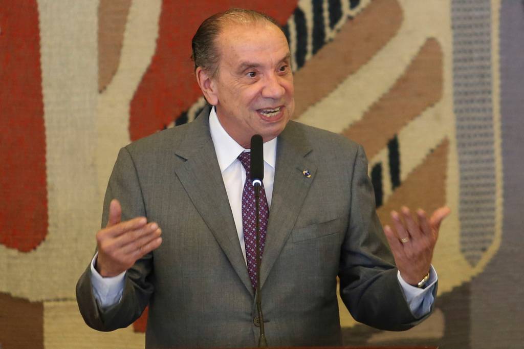 Aloysio Nunes critica bancada do PSDB por voto sobre pesquisas eleitorais