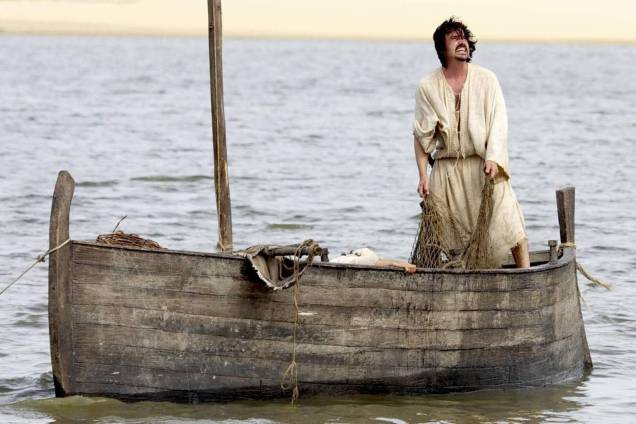 Caio Junqueira interpreta Pedro no episódio 'Pesca Maravilhosa' da série bíblica 'Milagres de Jesus' da Record Caio Junqueira interpreta Pedro no episódio 'Pesca Maravilhosa' da série bíblica 'Milagres de Jesus' da Record