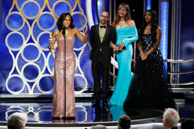Regina King ganha prêmio na categoria de melhor atriz coadjuvante por "Se a rua Beale falasse", durante o Globo de Ouro - 07/01/2019 Regina King ganha prêmio na categoria de melhor atriz coadjuvante por "Se a rua Beale falasse", durante o Globo de Ouro - 07/01/2019