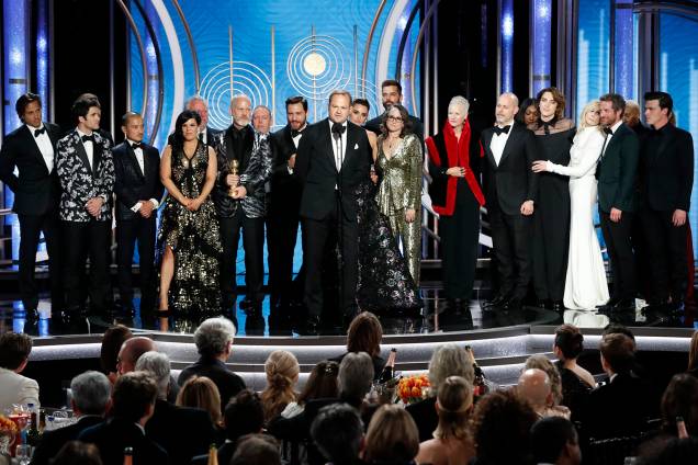 Elenco de "The Assassination of Gianni Versace: American Crime Story" recebe prêmio na categoria de melhor série limitada ou filme para TV - 07/01/2019 Elenco de "The Assassination of Gianni Versace: American Crime Story" recebe prêmio na categoria de melhor série limitada ou filme para TV - 07/01/2019