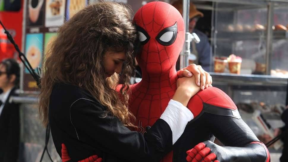 Variante Ômicron ameaça retomada dos cinemas e festivais no mundo