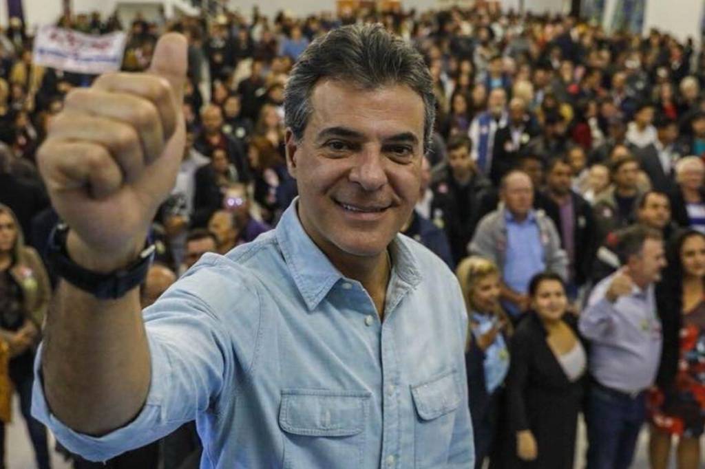 Preso pela Lava-Jato, Beto Richa vai trocar o PSDB pelo PL de Bolsonaro